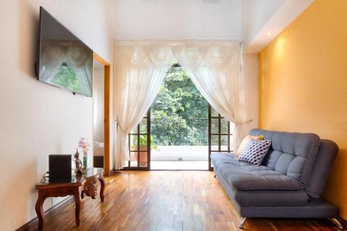 Casa Entera-Cerca a Mall La Central y Estación de Tranvía, Medellín