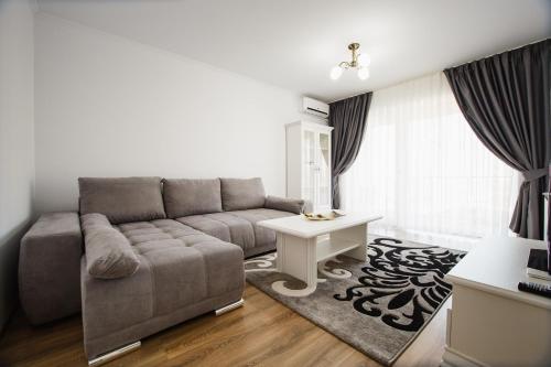 Bright & Elegant Central Apartment Oradea 