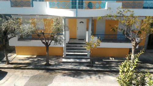  Leonidas apartments 2 in Néa Péramos