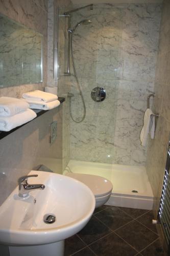 Kensington Hotel - image 11