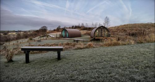 Double or Twin Glamping Pod with Shower Block