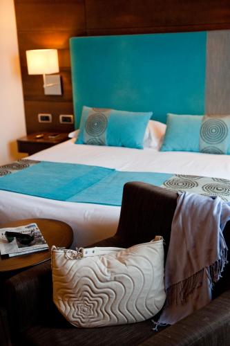 Deluxe Double or Twin Room with Terrace and Park View