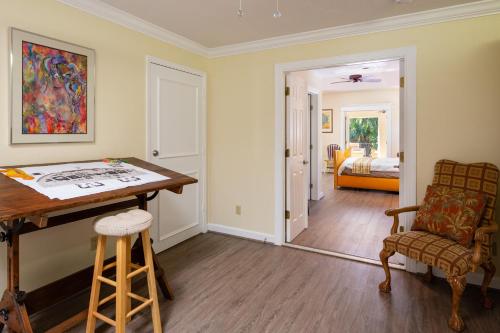 Home by Beach 4 - Gulf Breeze