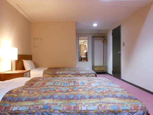Twin Room - No Elevator image 5
