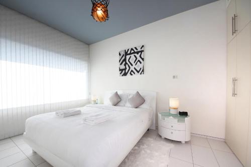 Signature Holiday Homes - Luxury 1 BHK Index Tower DIFC Dubai - image 2