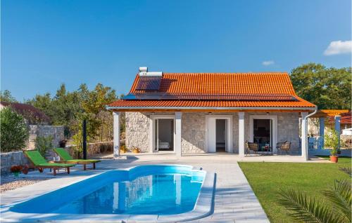 Stunning Home In Puljane With 2 Bedrooms, Wifi And Outdoor Swimming Pool - Smoljanovići