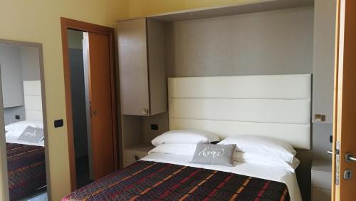 Hotel Alaska Room Type - Queen Room with Balcony