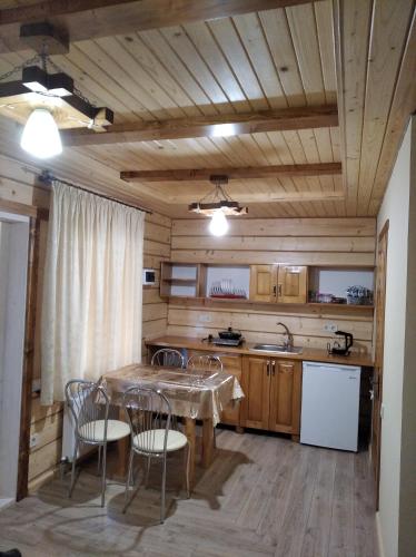 Kjøkken, Катерина in Slavske