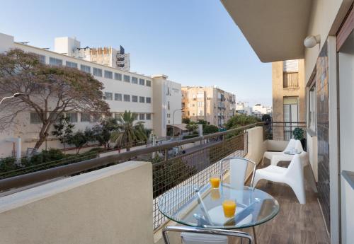 

Holyguest - beautiful beach apt with sun balcony