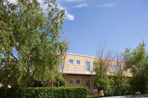 Top Motel - main image