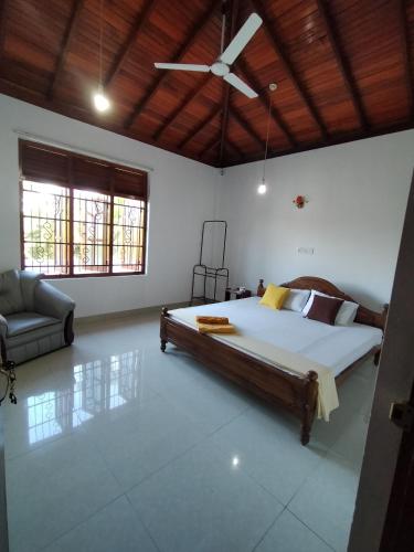 Double Room with Shared Bathroom image 10