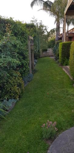 花園, 牛津高層公寓 (Oxford Rise Apartment) in 萬提那