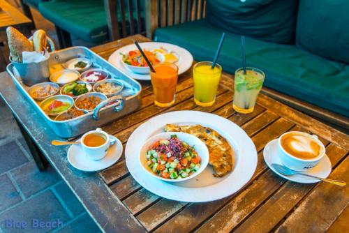 Comida y bebida, Haifa Almog Tower- "Blue Reef" Suite On The Sea in Carmel Beach Front