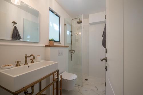Two-Bedroom Apartment image 8