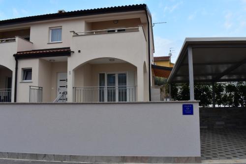 Villa Silver Novigrad with private pool