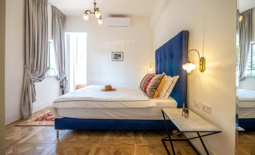 Three-Bedroom Apartment image 10