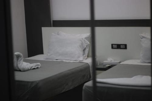 Azar Boutique Hotel - image 2