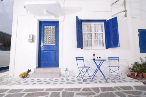  Old Town Traditional House in Paros