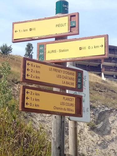 auris en oisans,vue sur le signial de l'homme