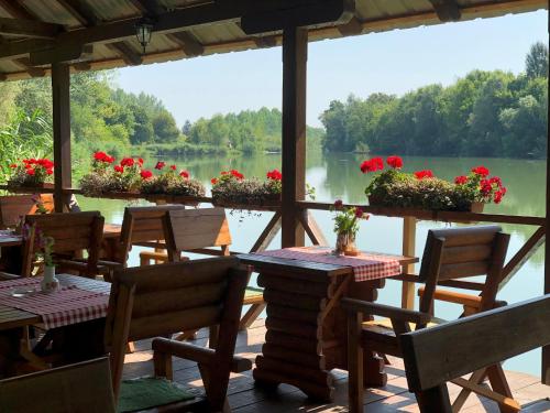 Chalets & Rooms Carda Sebesfok in Bezdan