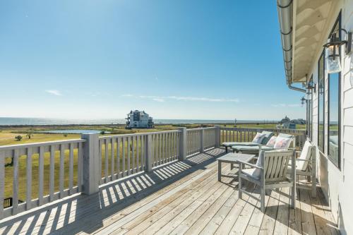 Cake by the Ocean at Seagrass - image 8