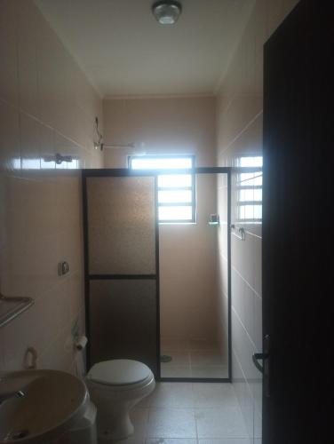 Maravilhosa vila a 150 m da praia do GUARAU, para 30 pessoas!