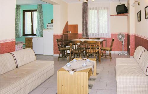  Holiday Apartment Kehidakustány 02 in Örvényeshegy
