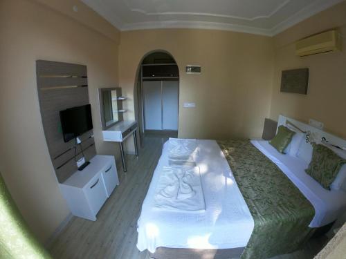 Double Room image 2