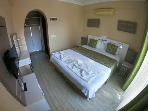 Double Room image 4