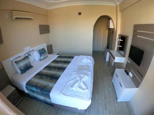 Double Room image 6