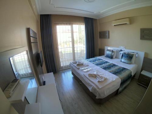 Double Room image 10