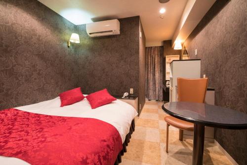 room detail thumbnail 2