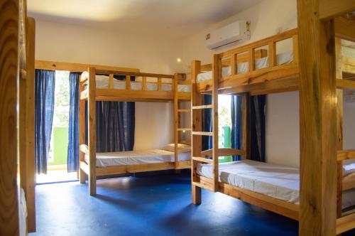 1 bunk bed