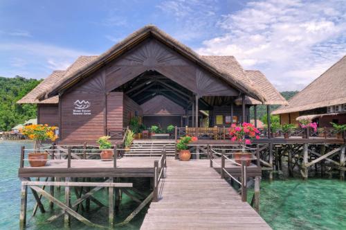 Utvendig, Gayana Marine Resort in Gaya-øya