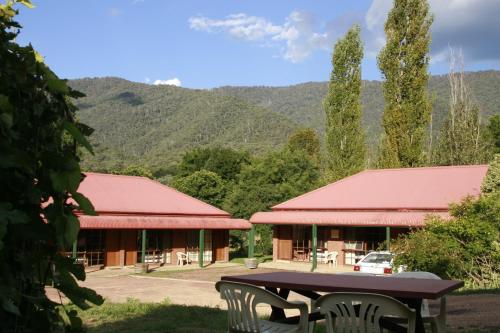 The Harrietville Snowline Hotel