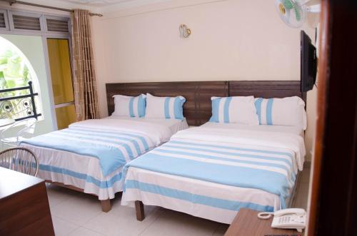 Agenda 2000 Hotels - Tap to explore photos