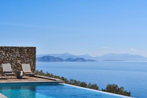 수영장, Shades of blue in 시로피가도