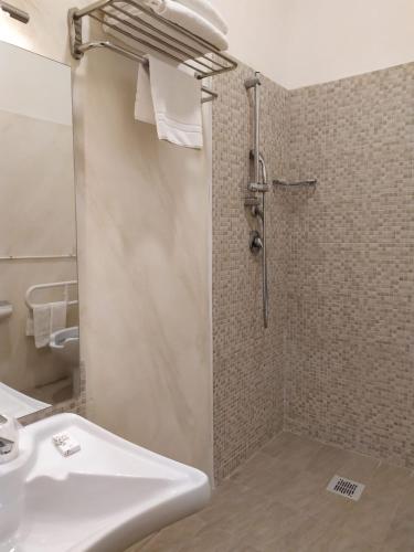 Moonlight Hotel&Suites - image 13