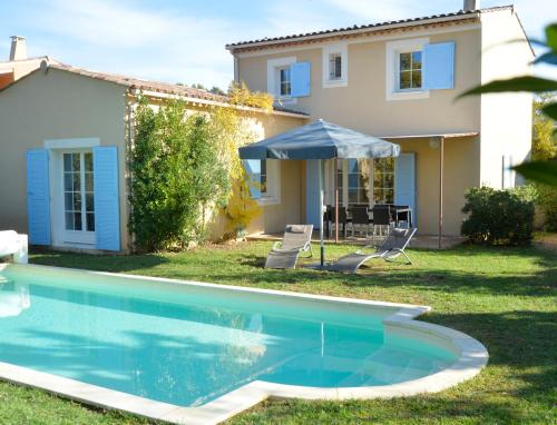 Lagrange Vacances - Le Clos Savornin - Accommodation - Saint-Saturnin-dʼApt