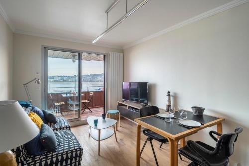 La Cabine by Cocoonr in Lacite