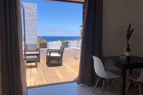 Playa Marina Eco Bungalow – Arrieta View in Tabayesco