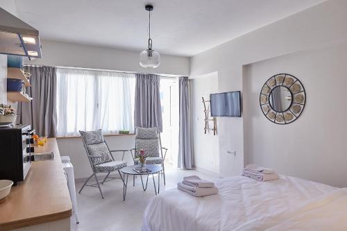 toStay-Unique apartment hotel in Athens center!