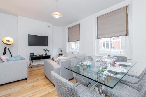 Deluxe 4 Bedroom Oxford Circus Apartment With Private Terrace, , London