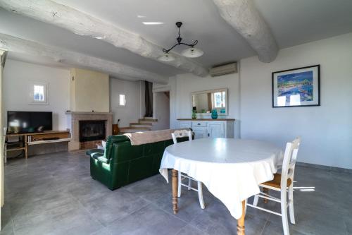 Villa Marine Charming villa with garden in Biot
