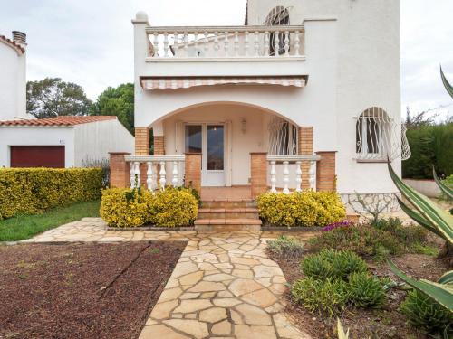  Peaceful Holiday home in Sant Pere Pescador With Swimming Pool in Sant Pere Pescador
