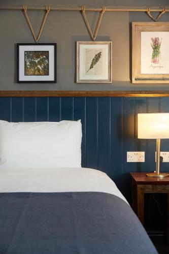 Kings Head Hotel by Greene King Inns - image 12