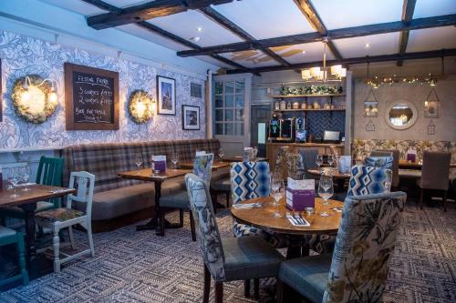 Kings Head Hotel by Greene King Inns - image 13