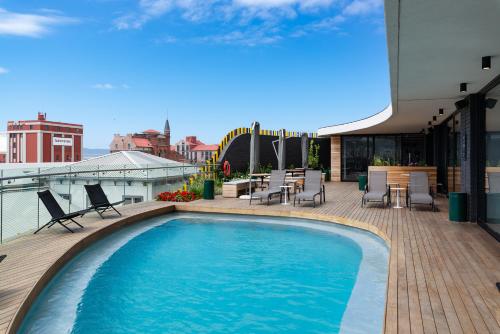 Swimming pool, Wex 1 Apartments in Cape Town City Center