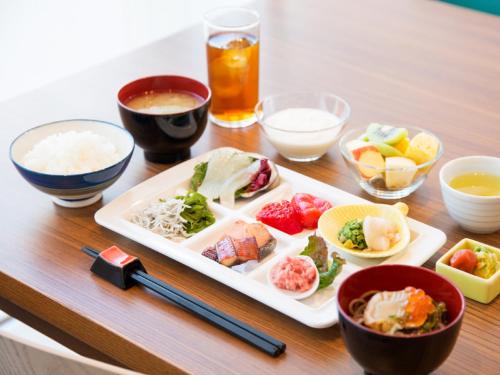 Hotel Folkloro Sanrikukamaishi Hotel Folkloro Sanrikukamaishi is perfectly located for both business and leisure guests in Kamaishi. The hotel offers a high standard of service and amenities to suit the individual needs of all trav