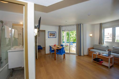 Apartment (4 People)